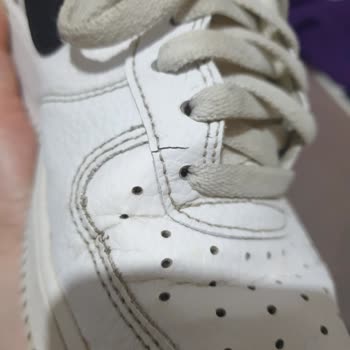 Nike Ayakkabının Beklenmedik Parçalanması