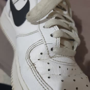 Nike Ayakkabının Beklenmedik Parçalanması