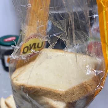 Migros'tan Gelen Fareli Tost Ekmeği Şoku!