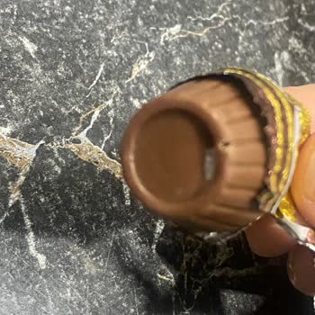 Ferrero Rocher Goldene Momente Had Unknown White Object Inside