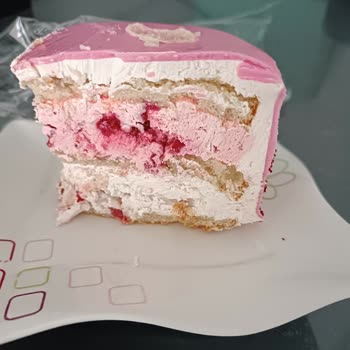 Meyvesiz Ve Yağlı Pasta Hayal Kırıklığı