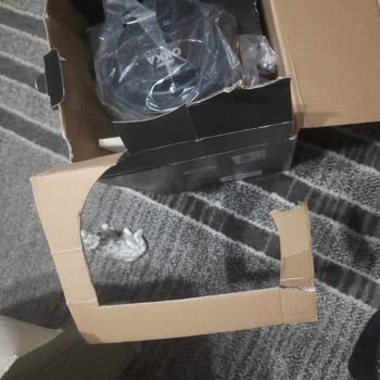 Hediye Ürün Yırtık Kutuda Geldi