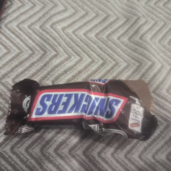 Snickers Tasted Spoiled Before Expiration – Bought on Sale at Migros