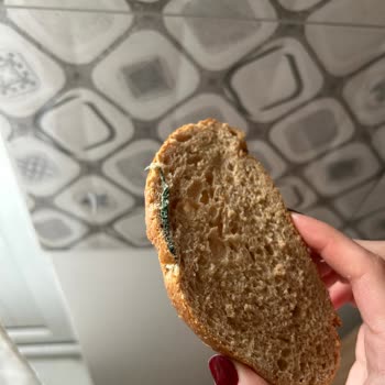 BİM'den Aldığım Ekmekte Hijyen Sorunu