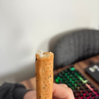 Hijyen Skandalı: Galetadan Plastik Çıktı!