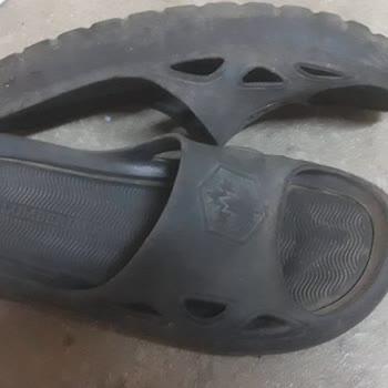 Küçülen Terlik Sorunu