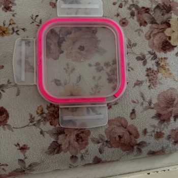 Lav Cam Saklama Kaplarının Kapak Sorununa Çözüm Bekleniyor