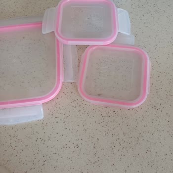 Lav Cam Saklama Kaplarının Kapak Sorununa Çözüm Bekleniyor