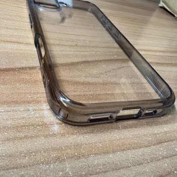 Sararmaya Dayanıklı Denilen Kılıfın Hayal Kırıklığı