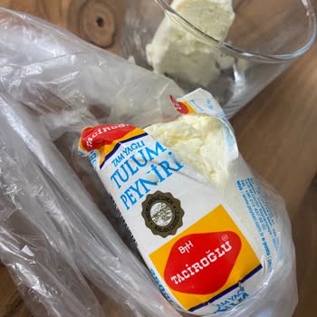 BİM'den Alınan Peynirde Hijyen Skandalı: Tulum Peynirinden Kıl Çıktı