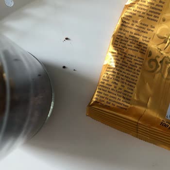 Kahve Paketlerinden Çıkan Sert Cisimler