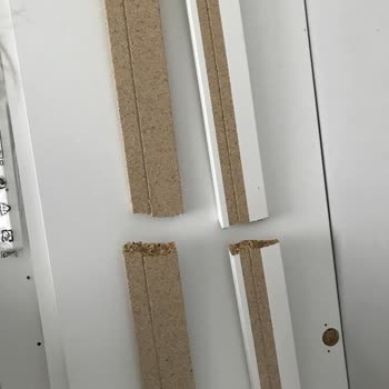 Eksik Ve Kırık Parçalarla Dolap Kurulumu Çilesi