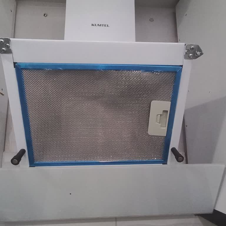 Kırık Davlumbaz Camı Ve İlgisiz Servis