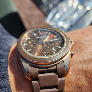 Armani Saatimdeki Renk Değişimi Ve Yetersiz Servis Cevabı