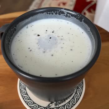 Doğal Sanılan Kara Biberin Şaşırtıcı Boya Gerçeği