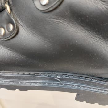 Tadilat Sonrası Hayal Kırıklığı: Harley Davidson Botlarımda Yapışkan Lekeler Ve Kesikler!