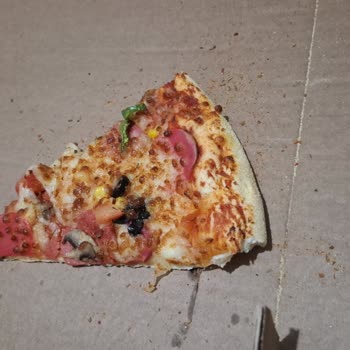 Eksik Malzemeli Pizza Ve Hayal Kırıklığı