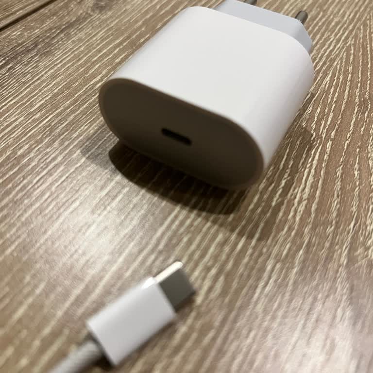 Ürünün Arkasında Durmayan Firma Ve Gevşeyen Şarj Adaptörü