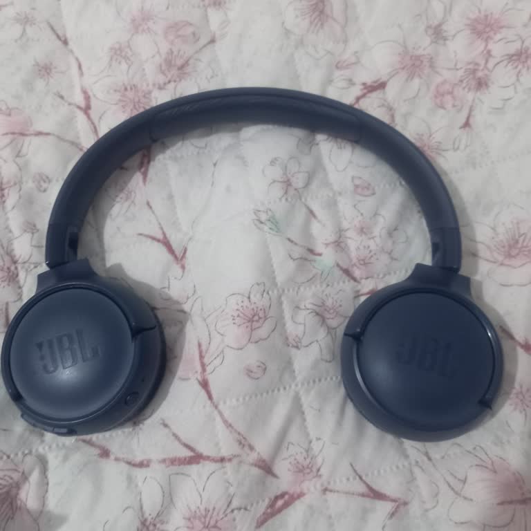 JBL 520 Bt Kulaklık: Genişleyen Tasarım Ve Zayıf Ses İletimi Sorunu