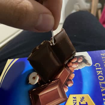 BİM Marketten Aldığımız Çikolatadan Plastik Madde Çıktı