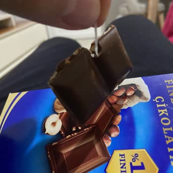 BİM Marketten Aldığımız Çikolatadan Plastik Madde Çıktı