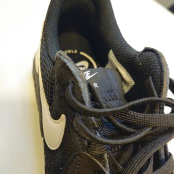 Dayanıklı Denilen Ayakkabının Hızla Aşınması