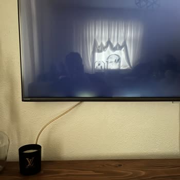 Yeni Kurulan TV'de Işık Sızması Sorunu