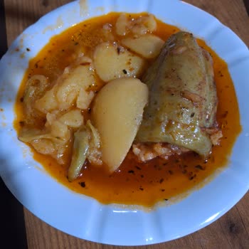 Yemekhanede Yetersiz Yemek Ve Temizlik Sorunu