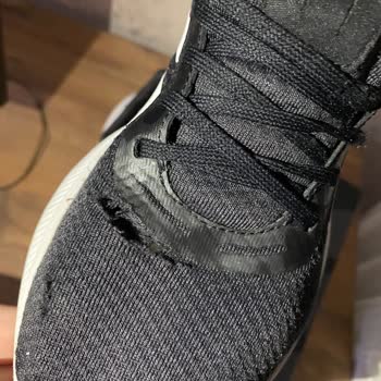 FLO'dan Alınan Adidas Ayakkabının Hızla Yıpranması