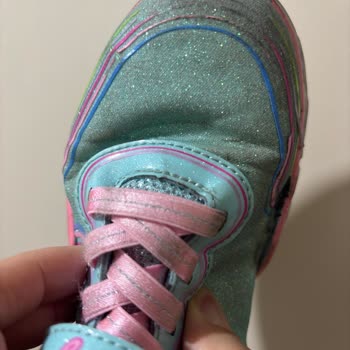 Ayakkabılarda Açılma: Güven Sarsıcı Deneyim