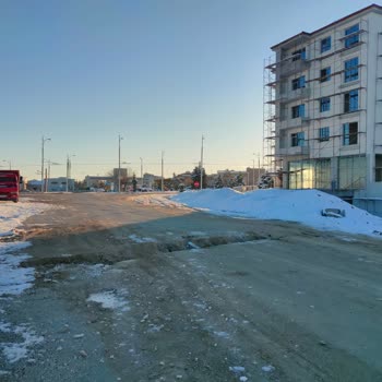 Tehlikeli Çukur: Uyarı Levhası Olmayan İnşaat Alanı