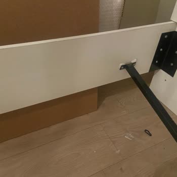 Kırılan Yatak Karyolası Ve İlgisiz Müşteri Hizmetleri
