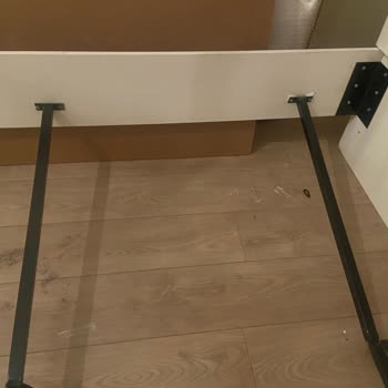 Kırılan Yatak Karyolası Ve İlgisiz Müşteri Hizmetleri