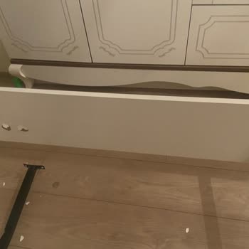 Kırılan Yatak Karyolası Ve İlgisiz Müşteri Hizmetleri