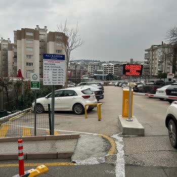 Bursa Acıbadem'de Otopark Ücreti Şikayeti