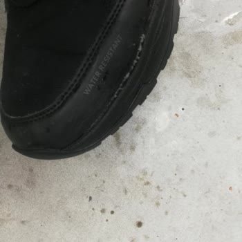 Reebok Botlar Su Geçiriyor!