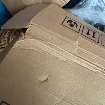 Bath&Body Works Kırık Mumlar Ve Kötü Müşteri Hizmetleri