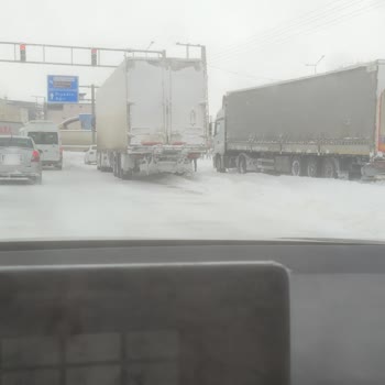 Kapalı Yollar Ve Uçuş İptalleri: Mağduriyetimiz Artıyor