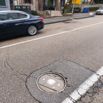 Superonline Altyapı Sorunu: Çöken Kapak Tehlike Saçıyor