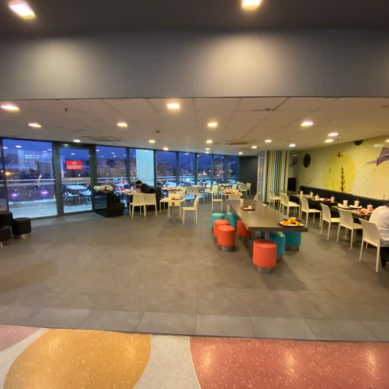 Tokat Novada AVM McDonald's: Temizlik Ve Müşteri Hizmetleri Sorunu