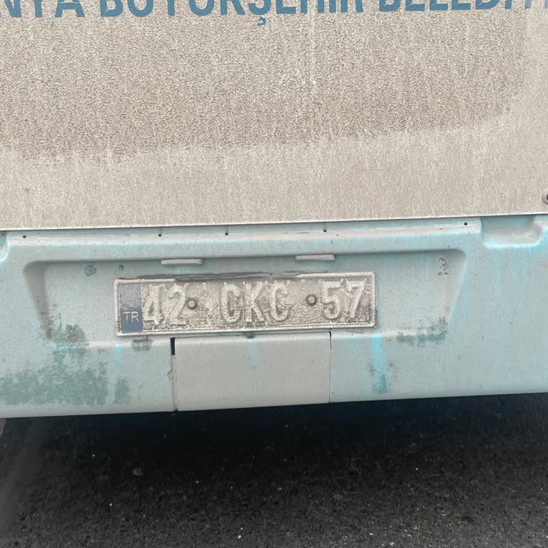Otobüs Şoförünün Dikkatsizliği Ve Islanan Üst Baş
