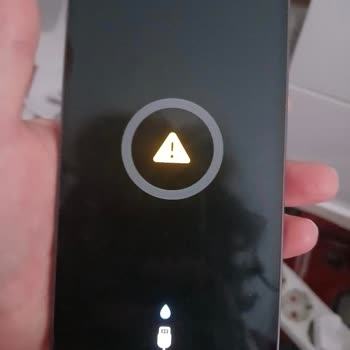 Samsung Ürünlerinde Isınma Ve Nem Sorunu