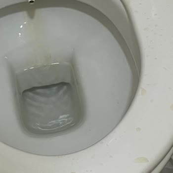 AVM'de Tuvalet Önünde Personel Sorunu