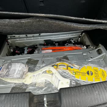 Opel Demir Otomotiv Teslim Edilmeyen Bagaj Rafı