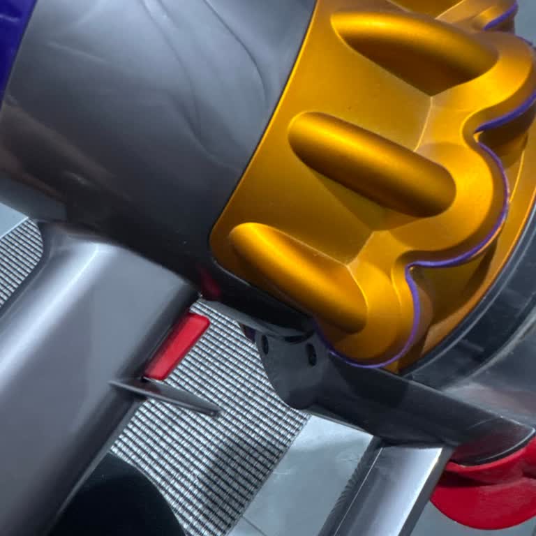 Dyson V15 Süpürgemin Basılı Tutma Aparatı Arızası
