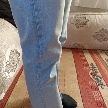 Mavi Jean'de Esneme Ve Diz İzi Sorunu