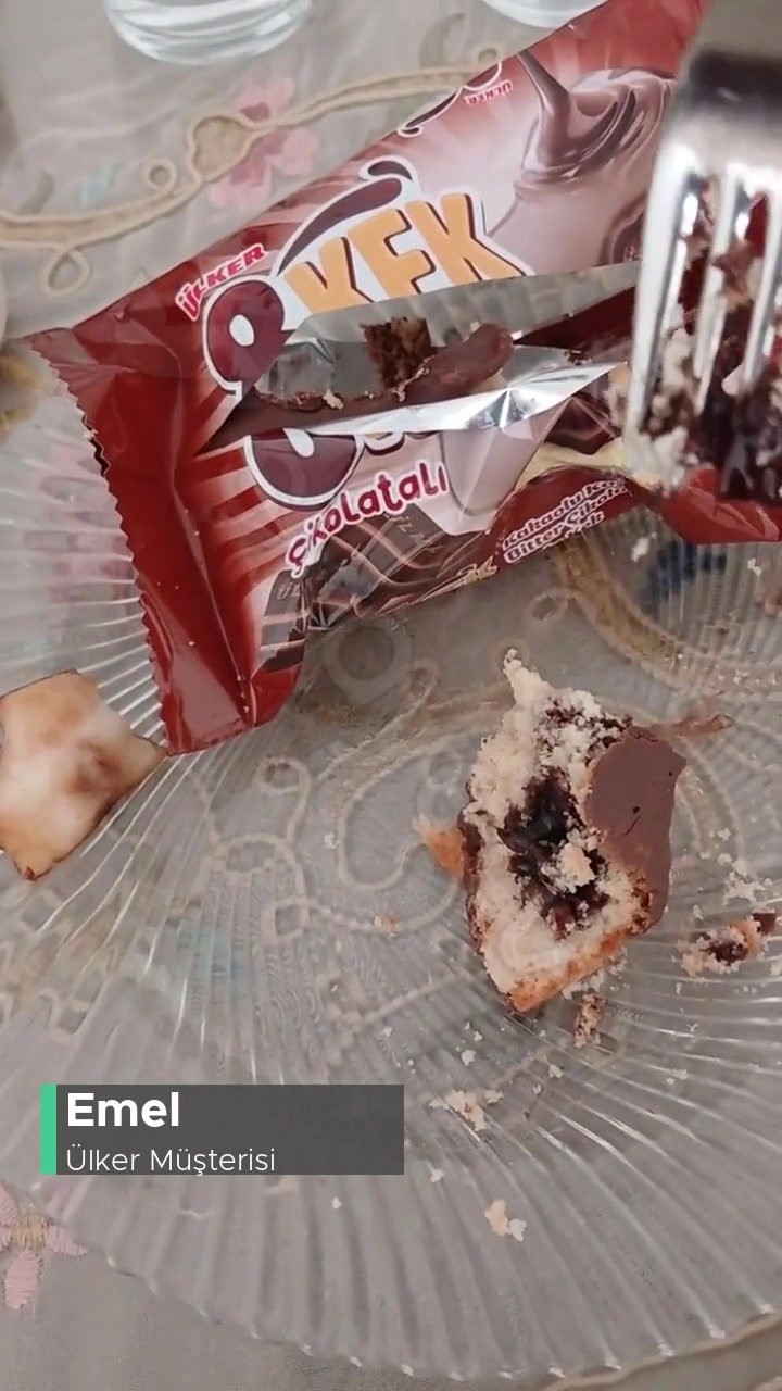 Ülker 8 Kekten Saç Kılı Çıktı videonun kapak resmi