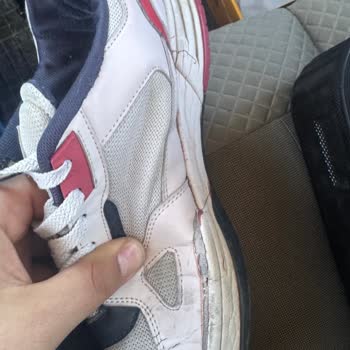 FLO'dan Aldığım Ayakkabıda Su Sızıntısı Ve Renk Bozukluğu Problemi