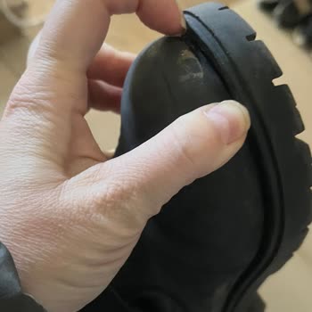 Dayanıksız Botlar Ve Yetersiz Müşteri Hizmeti