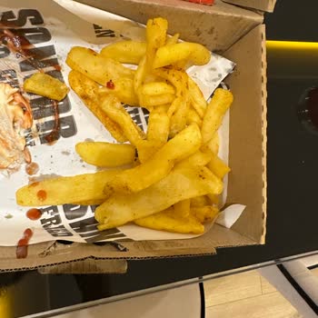 Sansar Fried Chicken Kaliteyi Haddinden Fazla Bozmuş
